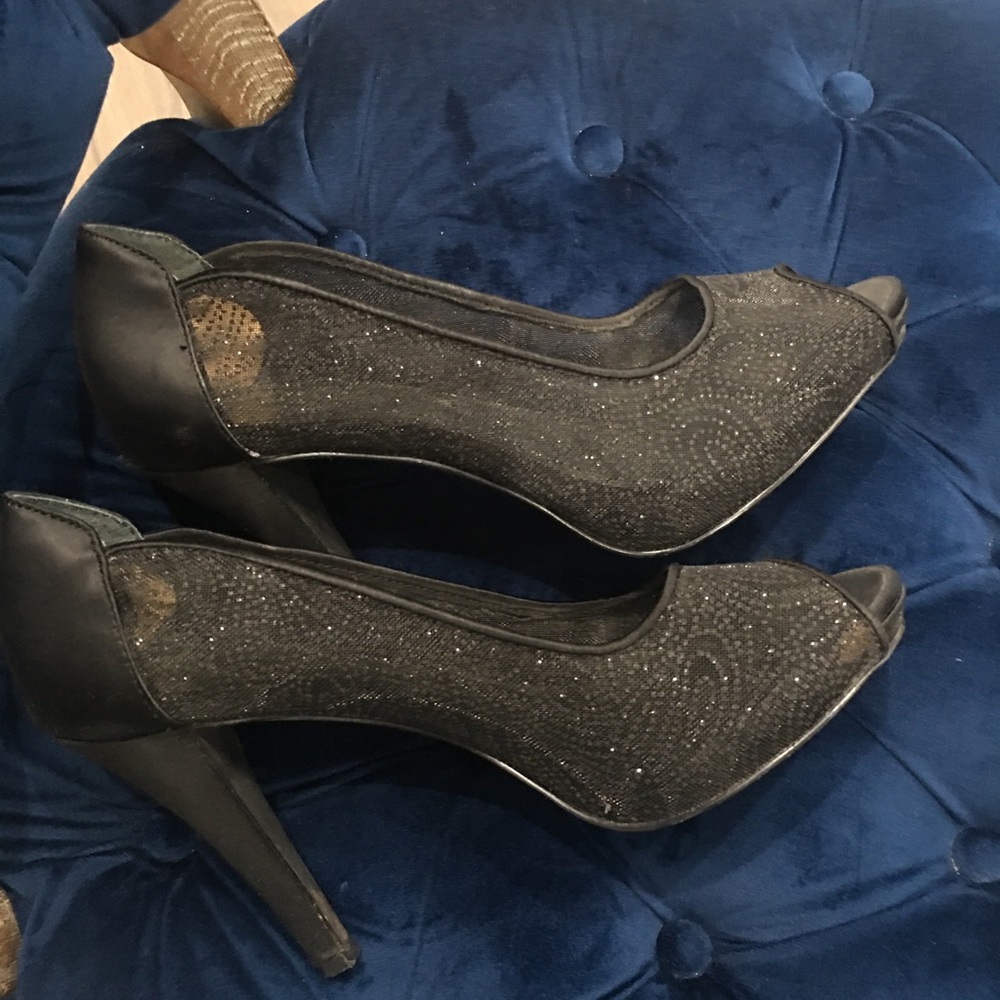Black fancy shoes to wear with a formal dress